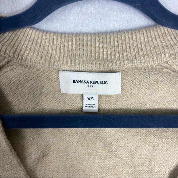 Banana Republic, 4 button sweater, xs - Picture 7 of 8